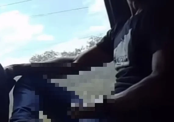 Passageira flagra homem cometendo ato obsceno dentro de van durante trajeto no interior de AL