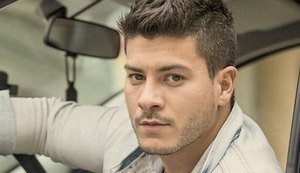 Ator Arthur Aguiar assina com a Record TV e será José do Egito em Gênesis