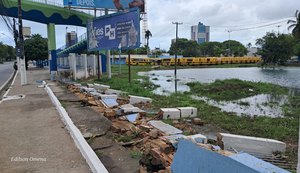 Maceió: parte do muro do Cepa desaba após forte chuvas