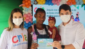 Prefeitura de Jequiá da Praia entrega 32 cartões do Cria para gestantes