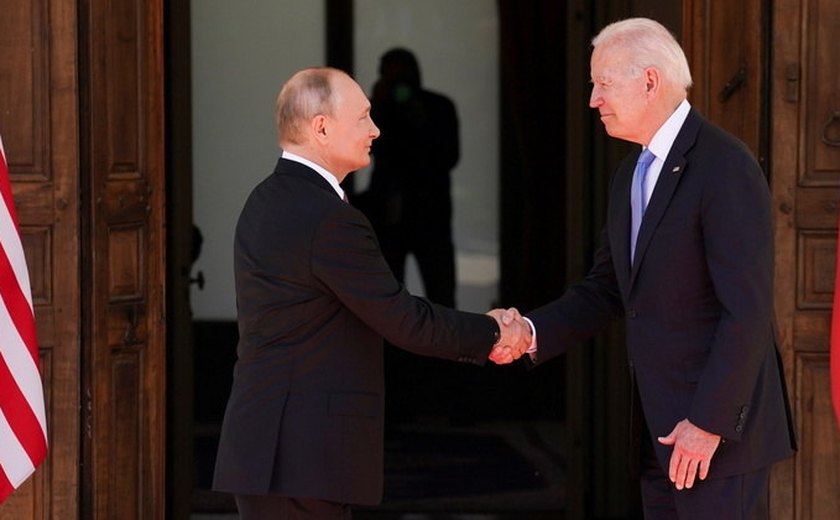 Rússia rejeita condições de Biden para conversar com Putin sobre guerra na Ucrânia