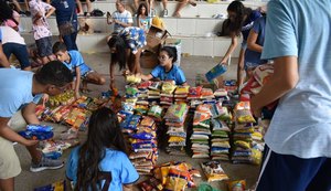 Estudantes arrecadam mais de três toneladas de mantimentos durante gincana