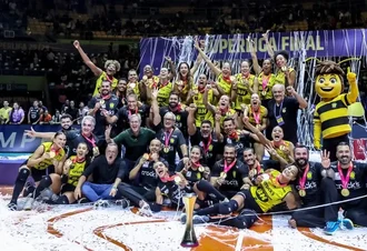 Praia Clube bate Minas e fatura título da Superliga Feminina de vôlei