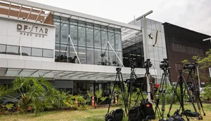 Bolsonaro apresenta crise de soluços e pressão alta após procedimento