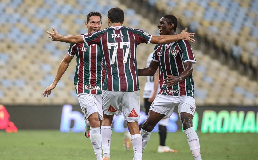 Com dois gols de Nenê, Fluminense supera o Corinthians no Maracanã