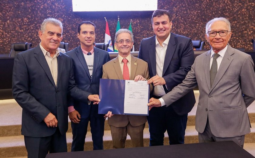 Prefeito Carlos participa da adesão de Rio Largo ao Programa Moradia Legal: 'Compromisso com a dignidade do nosso povo'