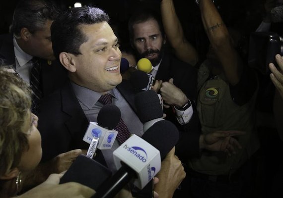 Alcolumbre tenta chapa única para Mesa do Senado