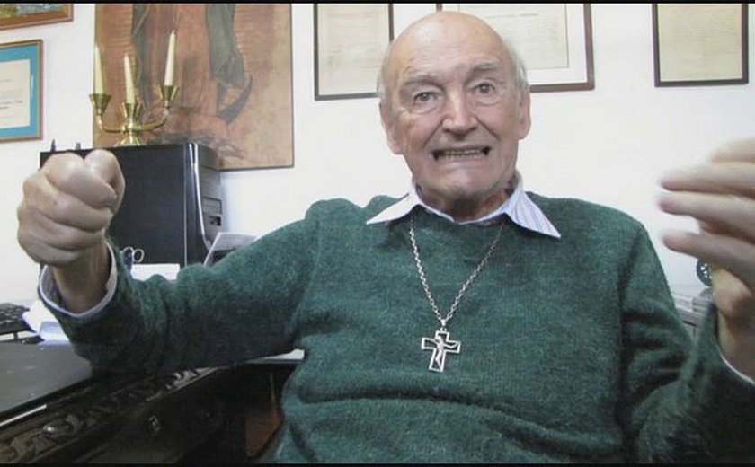 Padre Quevedo morre aos 88 anos em Minas Gerais