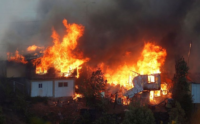 Chile declara estado de alerta devido a incêndio em Valparaíso