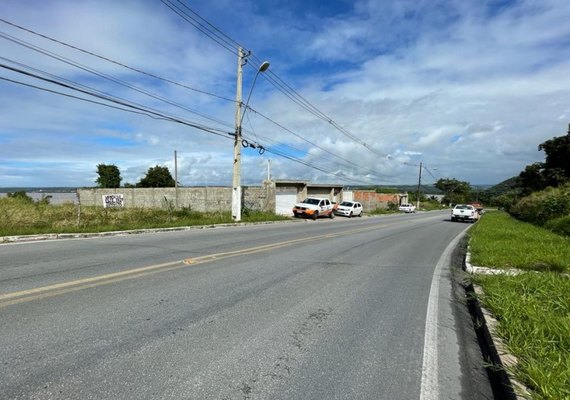Ladeira que dá acesso ao bairro do Fernão Velho é liberada pela Defesa Civil