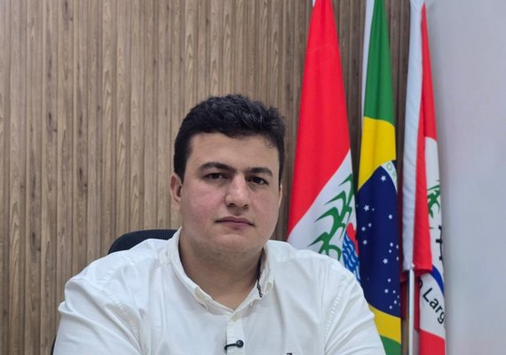 Vídeo: prefeito Carlos tranquiliza as famílias da Mata do Rolo e intensifica ações de monitoramento na voçoroca