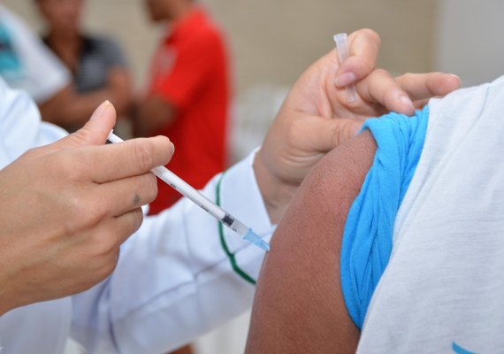 Vacinação contra a Influenza é ampliada para todos os alagoanos a partir de 6 meses de idade