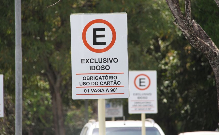 Projeto propõe multa de R$ 1.467 para estacionamento indevido
