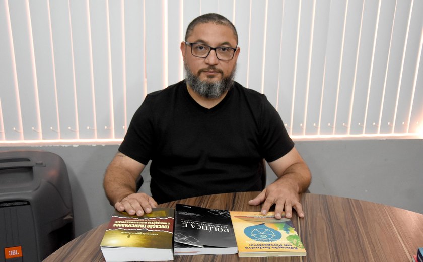 Policial penal que atua em AL vira referência em análise da educação prisional