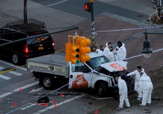 Atentado com veículo deixa oito mortos nos Estados Unidos; suspeito é preso