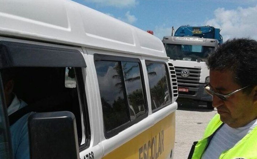 Operação conjunta flagra mais de 30 condutores irregulares em Maceió