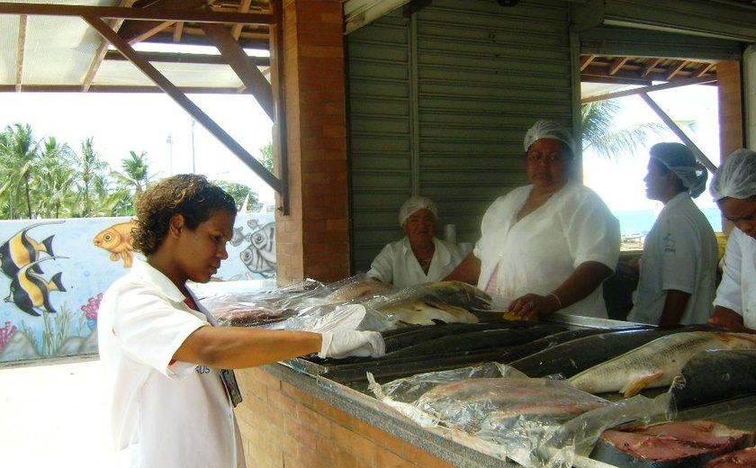 Semana Santa: Vigilância Sanitária fiscaliza comércio do pescado em Maceió