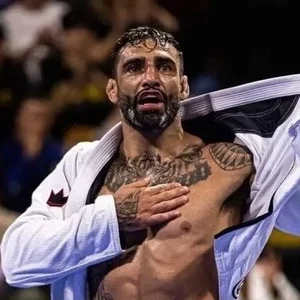 Campeão mundial de jiu-jítsu, Leandro Lo é assassinado com tiro na cabeça