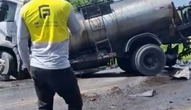 Vídeo: acidente envolvendo quatro veículos deixa feridos e trânsito lento na BR-424 entre Viçosa e Cajueiro