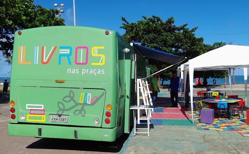 Projeto “Livros nas Praças” desembarca pela primeira vez em Maceió