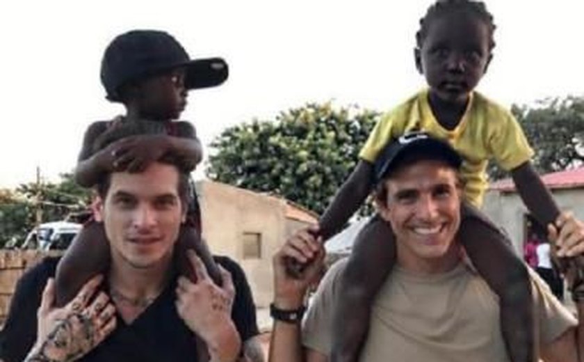 Gianecchini viaja com amigo para a África e afirma: 'Não somos um casal'