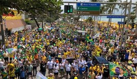 Marcha da Família pró-Bolsonaro compara feministas a cadela