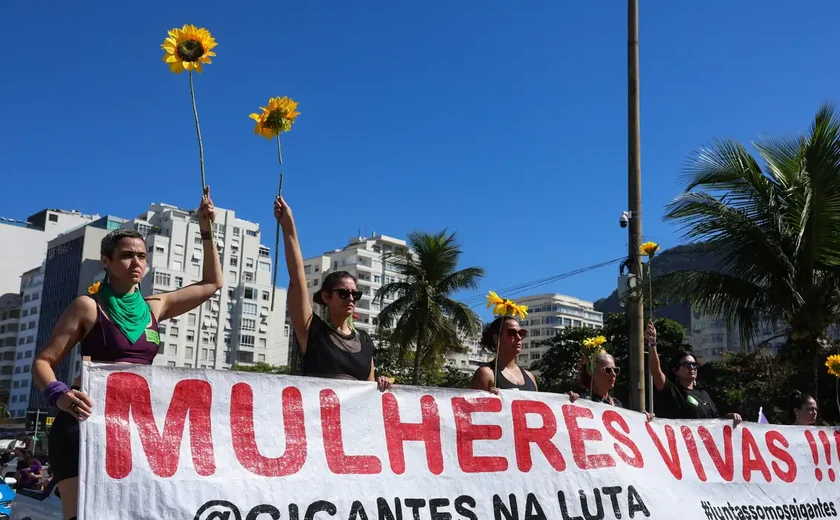 Mulheres vão às ruas pela votação do PL da Misoginia
