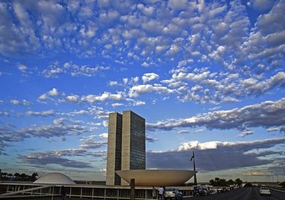 Previsão de orçamento para municípios em 2024 é de R$ 376 bilhões