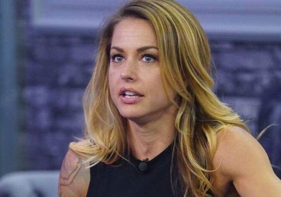 Ex-Big Brother é presa por destruir o carro da namorada do ex-marido