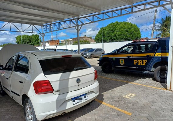 PRF/AL retira de circulação fuzil que estava sendo levado de Maceió para Arapiraca