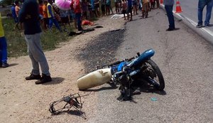 Idoso de 66 anos e neto de 12 anos morrem em acidente de trânsito na BR-423 em Canapi