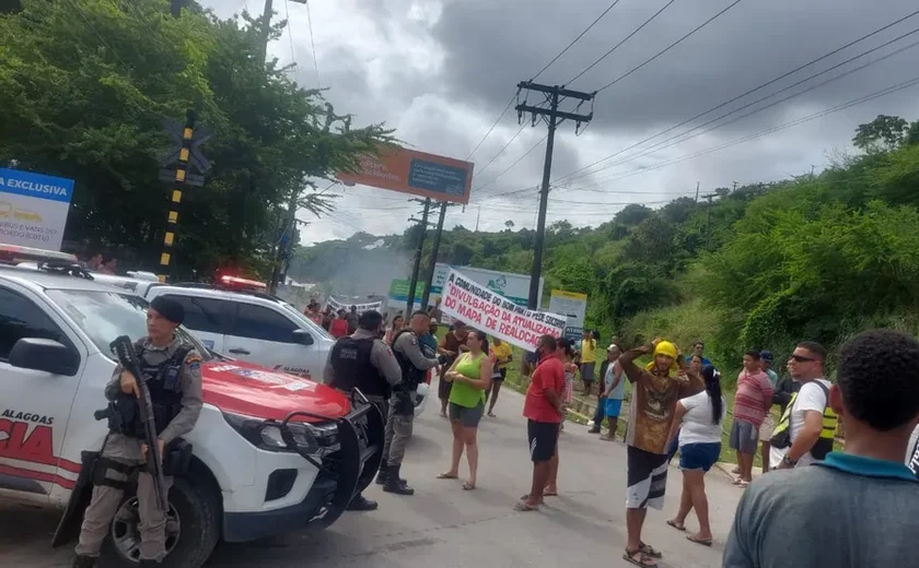 Afundamento do solo: moradores do Bom Parto protestam por inclusão em mapa de realocação