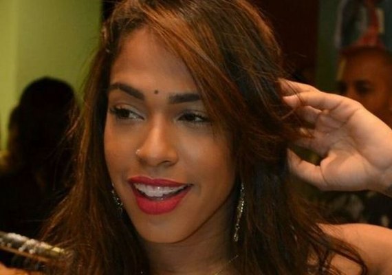 Ex-dançarina sobre ter deixado o 'É o Tchan': 'Recebíamos R$ 250,00'