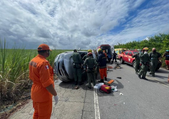 Uma pessoa morre e três ficam feridas em grave acidente na Barra de Santo Antônio