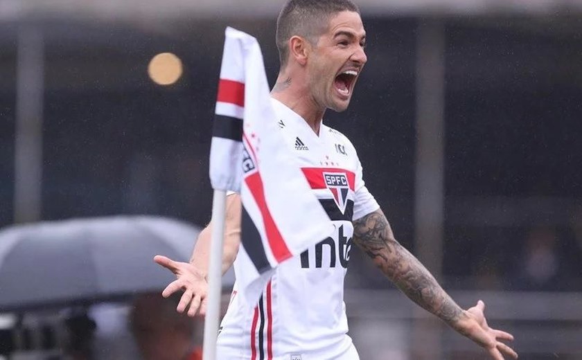 São Paulo vence a Ponte Preta e embala antes da estreia na Libertadores