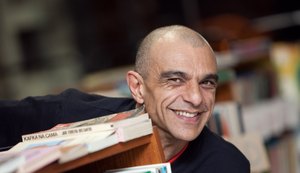 Ator João Signorelli chega a Paripueira para gravações do filme 'A Grande Viagem'