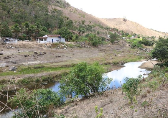 Entrega de casas gera impasse entre gestão anterior e atual de Santana do Mundaú