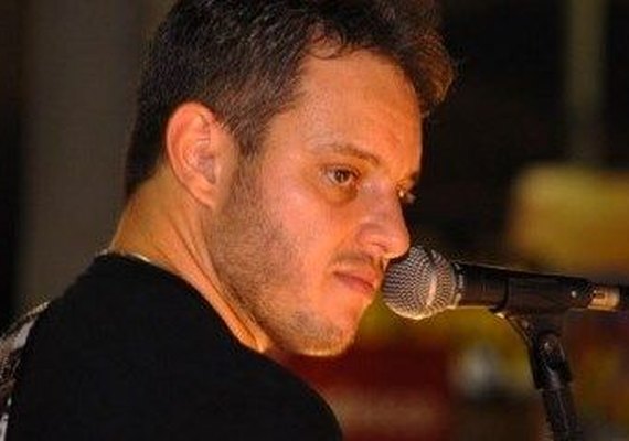 Cantor chama ACM Neto de 'anão' e 'caloteiro' e será processado