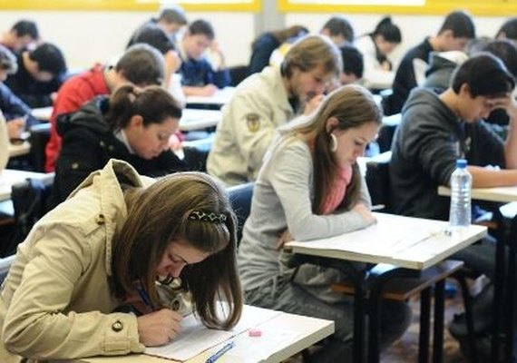 Estudantes se preparam para o início do ano letivo