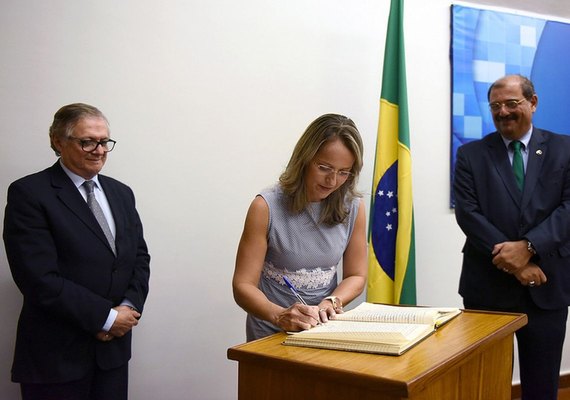 Secretária de Educação Básica do MEC pede demissão