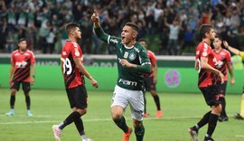 Raphael Veiga marca de pênalti, Palmeiras derrota Athletico e mantém liderança