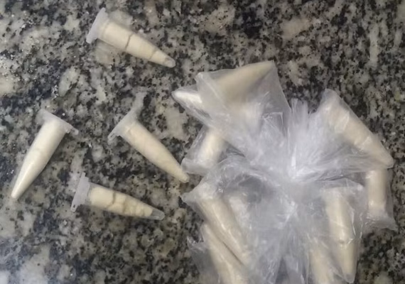 Por R$ 500 por semana, homem preparava pinos de cocaína