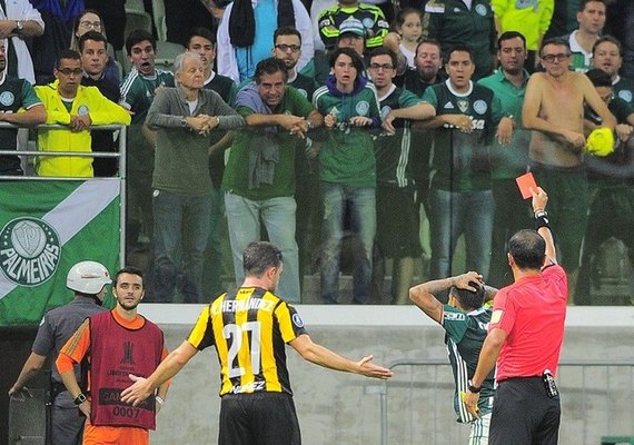 Por expulsão, Dudu pega apenas um jogo de suspensão na Libertadores