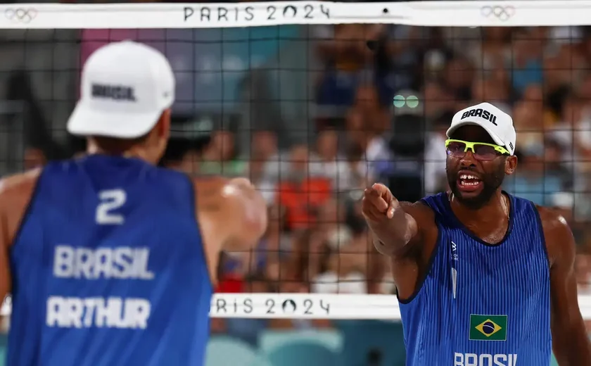 Evandro e Arthur Lanci avançam para quartas do vôlei de praia