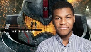 Foto mostra John Boyega com traje de piloto Jaeger nas gravações de Pacific Rim