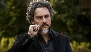 José Alfredo descobre que o legítimo Maurílio faleceu e falsa identidade é revelada