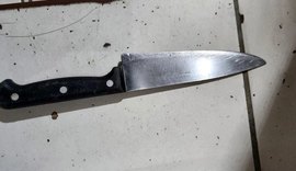 Polícia Civil apreende jovem que ameaçava motorista de ônibus com faca na Serraria