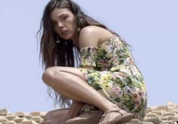 Ritinha leva surra da mãe na frente dos vizinhos, em 'A Força do Querer'