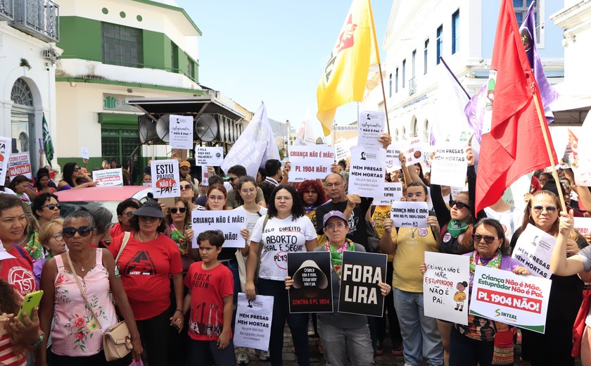 Movimento unificado protesta contra o PL da Gravidez Infantil e homenagem a Damares Alves