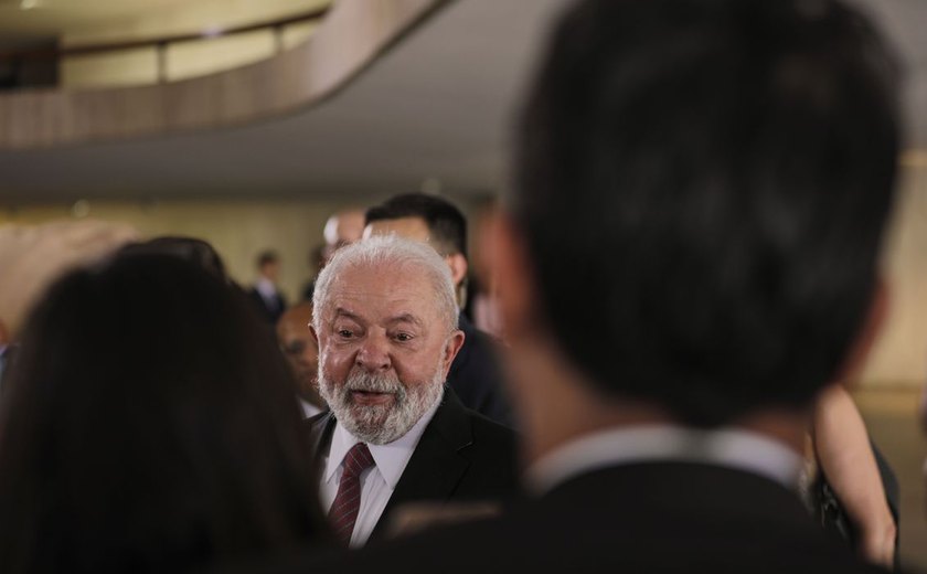 Lula vai despachar do Alvorada por quatro semanas após cirurgia